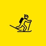 Symbol einer Person, die Ski fährt. Die Figur trägt einen Rucksack und benutzt Skistöcke, dargestellt in Schwarz auf einem hellgelben Hintergrund.