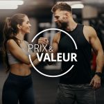 Zwei Personen in Sportkleidung, die sich in einer Turnhalle lächelnd die Hände schütteln, mit der Aufschrift "PRIX & VALEUR" über dem Bild.